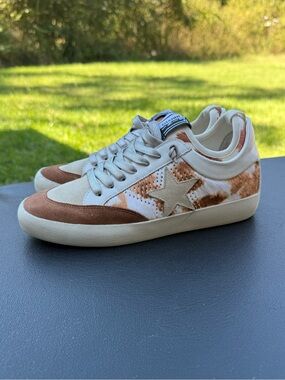 Gianni Bini Kaeko Star Sneakers Size 7 M Calf Hair Brown White Leather Shoe